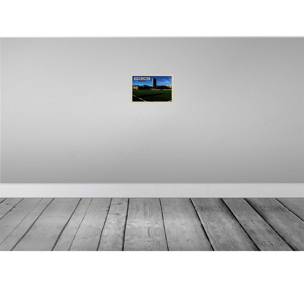 [LA-132824-H] Holzschild 20x30 cm Düsseldorf Düsseltal Fußballplatz Bildmotiv Reisemotiv Abenteuer Reisen Bild 2