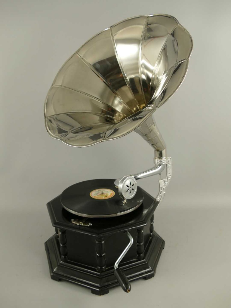 [LA-39581] Trichtergrammophon vernickelt 8-eckig acheckig Bild 4