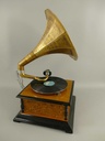 [LA-46355] Trichtergrammophon Grammophon Holz Quadratisch geschnitzt Bild 7