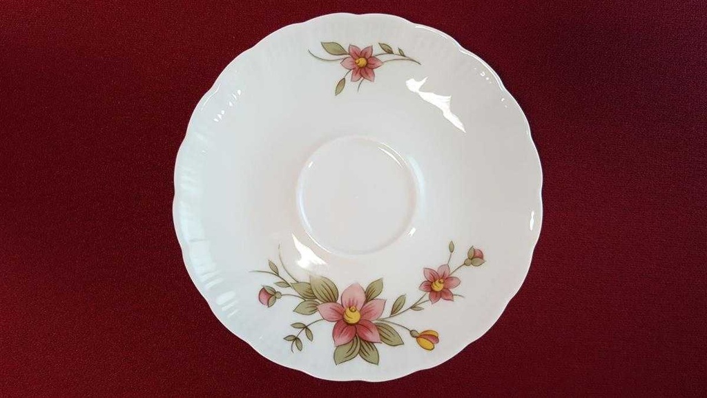 [45814408001-U] Untertasse für Kaffee 15 cm Winterling Kirchenlamitz Rot Rotrosa Blume Relief Form gebraucht - gut