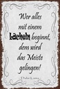 Holzschild 30x20 cm wer alles mit Lächeln beginnt Dekoration