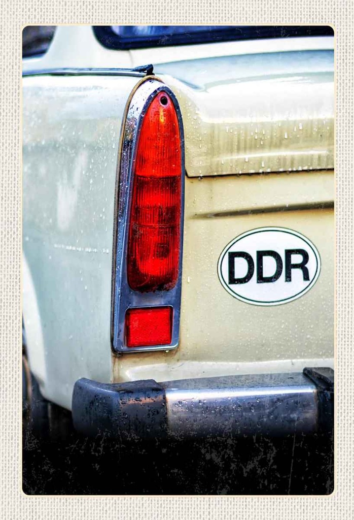 Holzschild 30x20 cm Berlin DDR Symbol Fahrzeug Krieg Bildmotiv Reisemotiv Abenteuer Reisen
