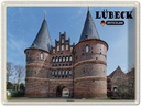 Blechschild 30x40 cm Lübeck Deutschland Holstentor Bildmotiv Reisemotiv Abenteuer Reisen Straße Stadt Urlaub