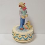 Spieluhr Clownfigur mit Hund auf Ball H 17 cm
