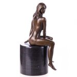 Bronzeskulptur Bronzefigur Erotik Frau Sitzend Hockt