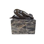 Bronzeskulptur Bronzefigur Liegende Frau Replika