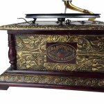 Grammophon eckig Messing-Montur