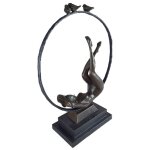 Bronzeskulptur Bronzefigur Frau Akt Ring und Vögel