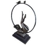 Bronzeskulptur Bronzefigur Frau Akt Ring und Vögel