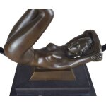 Bronzeskulptur Bronzefigur Frau Akt Ring und Vögel