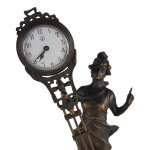 Schwingpendeluhr Tischuhr Mystérieuse Frau Gekleidet