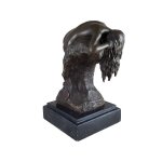 Bronzeskulptur Bronzefigur Frau Schlafend