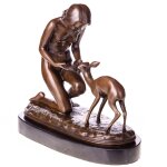 Bronzefigur Frau mit Reh