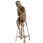 Art Deco Bronzefigur Frau auf Hocker