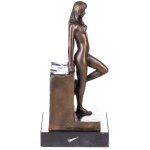 Bronzefigur weiblicher Akt