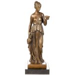 Bronzefigur Frau mit Krug und Becher