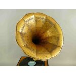 Trichtergrammophon Grammophon Holz Quadratisch geschnitzt