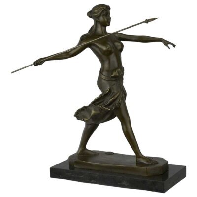Bronzeskulptur Bronzefigur Frau Amazonen Kriegerin mit Speer