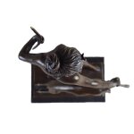 Bronzeskulptur Bronzefigur Diana mit Hund