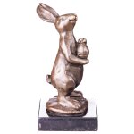 Bronze Skulptur Figur Bronzeskulptur Bronzefigur Osterhase mit Osterei Ostern