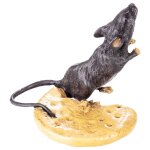 Skulptur Figur Bronzeskulptur Bronzefigur Maus mit Keks