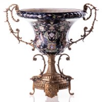 Porzellan mit Bronze Schale