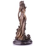 Jugendstil Bronzefigur Frau mit Blumen