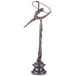 Bronzefigur Turnerin mit Ring und Tuch