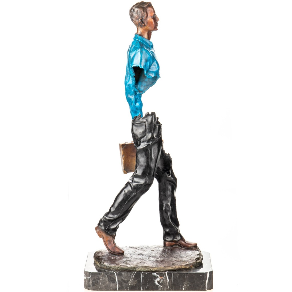 [LA-1822755] Farbige Bronzefigur Mann mit Koffer Modern Bild 4