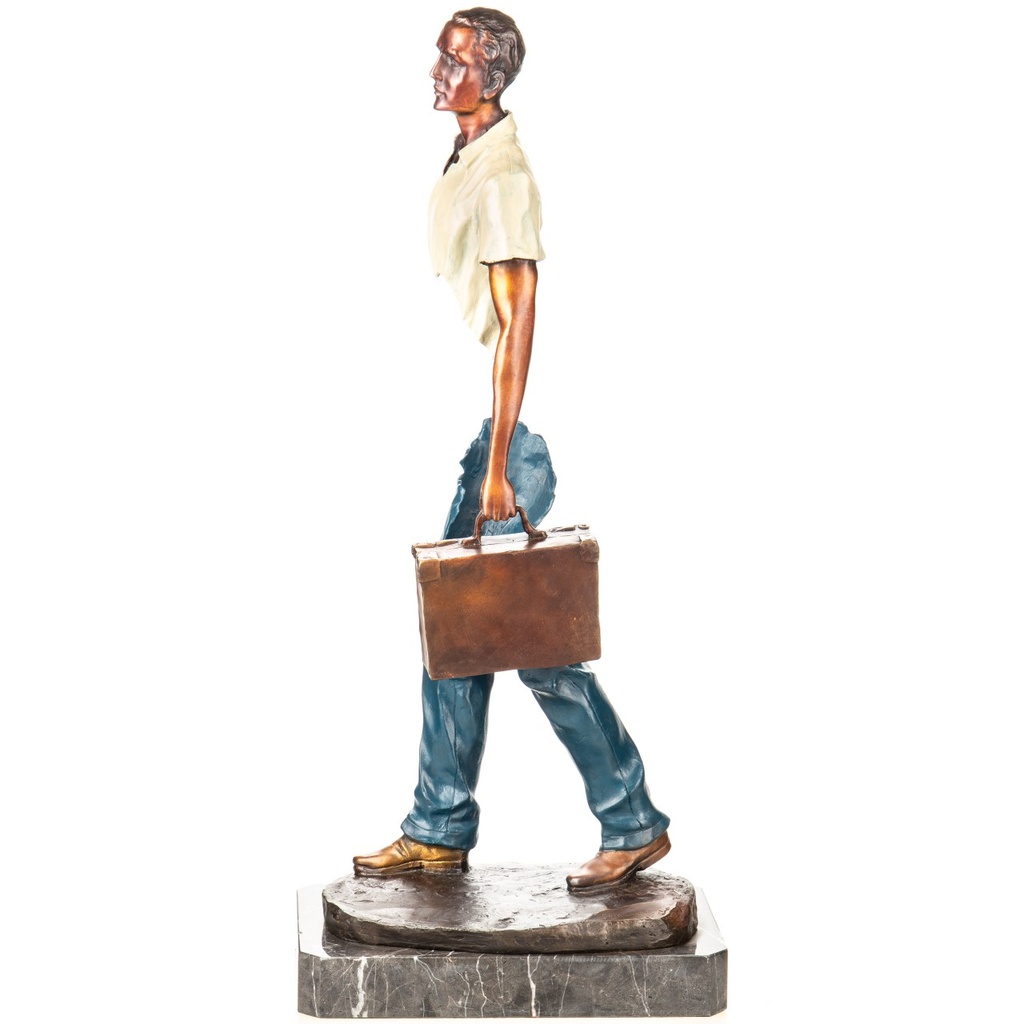 [LA-1822756] Farbige Bronzefigur Mann mit Koffer Modern Bild 2