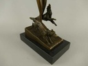 [LA-39319] Bronzeskulptur Bronzefigur Nackte Diana mit Bogen und Jagdhunden Bild 4