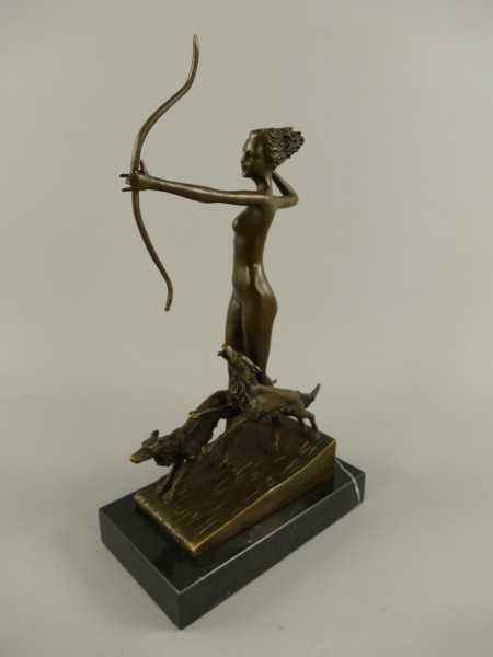 [LA-39319] Bronzeskulptur Bronzefigur Nackte Diana mit Bogen und Jagdhunden Bild 5