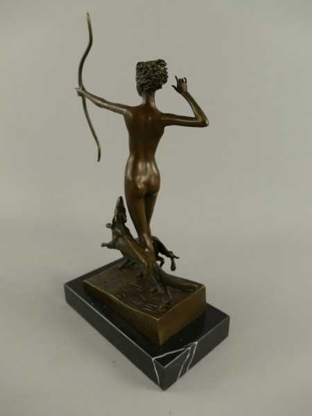 [LA-39319] Bronzeskulptur Bronzefigur Nackte Diana mit Bogen und Jagdhunden Bild 6