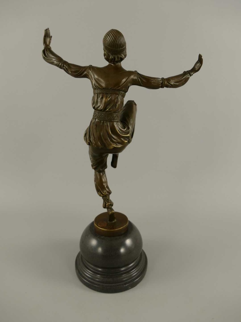 [LA-39321] Bronzeskulptur Bronzefigur Frau auf Sockel Balanzierend Bild 4