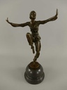 [LA-39321] Bronzeskulptur Bronzefigur Frau auf Sockel Balanzierend Bild 6