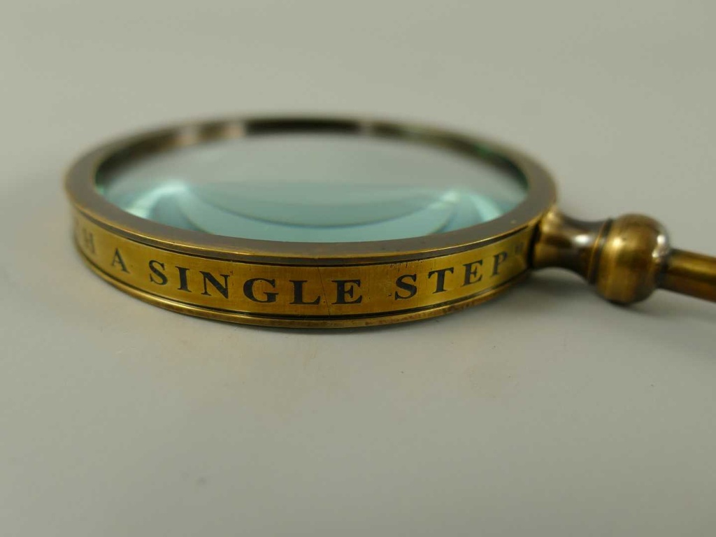 [LA-39811] Leselupe Handlupe Vergrößerungsglas Messing brüniert D 8-L 21 cm Bild 5