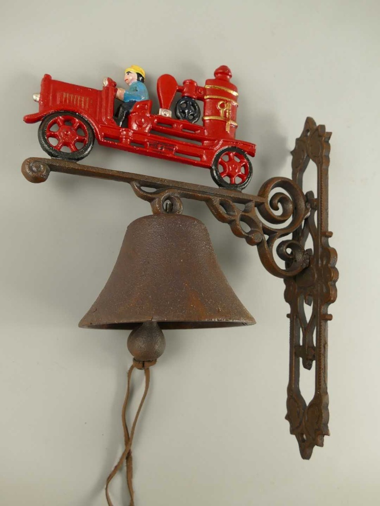 [LA-41368] Gusseisen Wandglocke Türglocke Motiv Figürchen Feuerwehr H 40 cm Bild 4