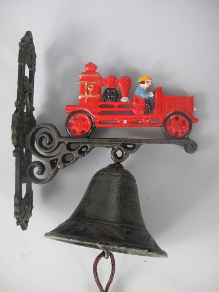 [LA-41385] Gusseisen Wandglocke Türglocke Motiv Figürchen Klein Feuerwehr H 25x18 cm Bild 2