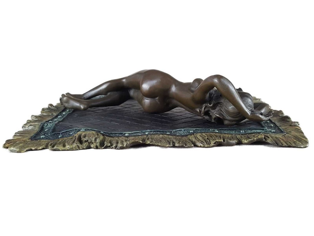 [LA-44355] Bronzeskulptur Bronzefigur Frau Nackt Weiblicher Akt Auf Teppich Bild 4