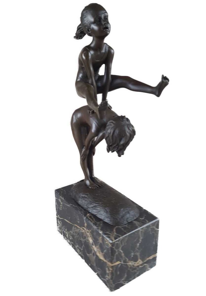 [LA-45255] Bronzeskulptur Bronzefigur zwei Kinder beim Bockspringen Bild 4