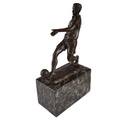 [LA-46072] Bronzeskulptur Bronzefigur Sport Mann Herr Fußballspieler Bild 3
