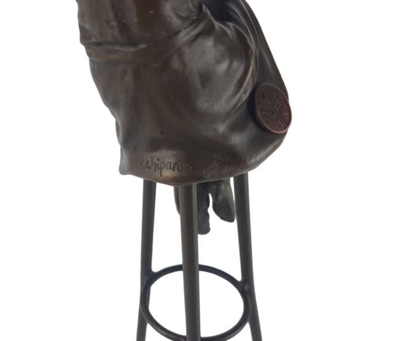 [LA-46184] Bronzeskulptur Bronzefigur Frau auf Barstuhl Barhocker Bild 6