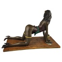 [LA-83217] Bronzeskulptur Bronzefigur Frau schrubbt den Boden Erotik Bild 5
