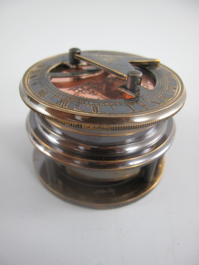 [LA-85559] Kompaß Messing brüniert im Lederbox D.9cm Bild 3