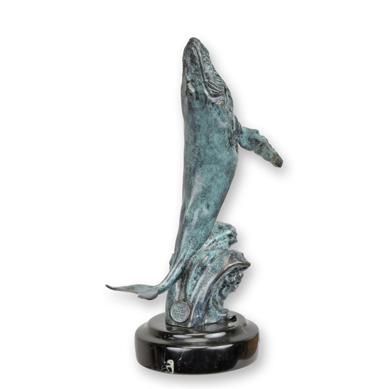 Bronzeskulptur Bronzefigur Buckelwal springend