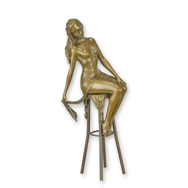 Bronzeskulptur Bronzefigur Dame auf Barstuhl