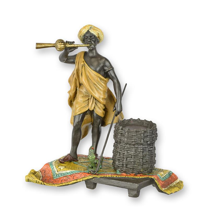 Bronzeskulptur Bronzefigur Schlangenbeschwörer