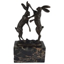 Bronzeskulptur Bronzefigur Zwei Boxende Hasen