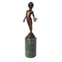 Bronzeskulptur Bronzefigur Mädchen Hält Eine Rose Klassisch