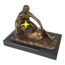 Bronzeskulptur Bronzefigur Mann Frau Liebesspiel Frau liegend Mann kniend Erotik